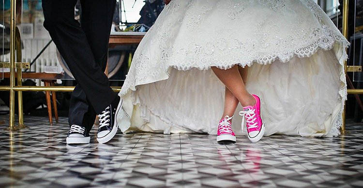 photo of pink bride converse