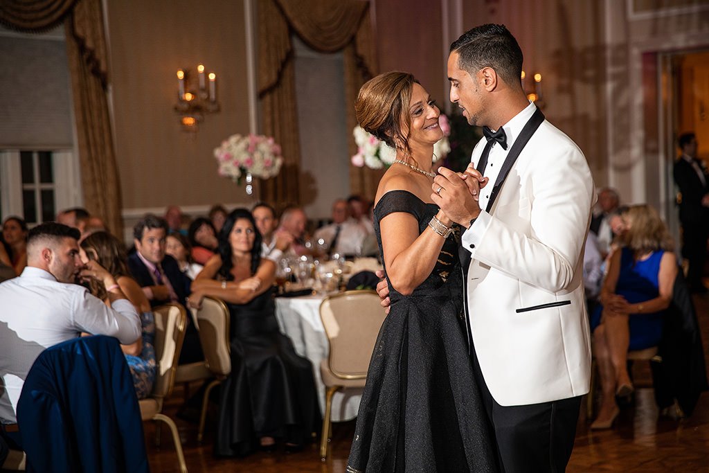 Mother son wedding dance songs. A groom and his mom dancing at a wedding