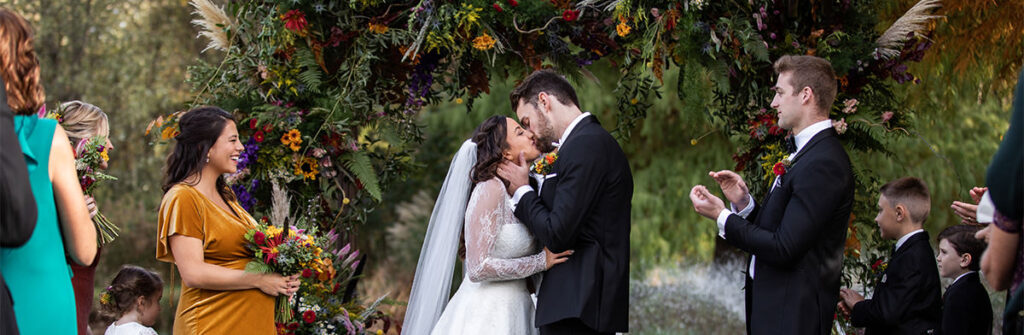 A wedding first kiss