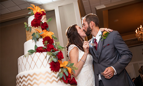 105 Best Cake Cutting Songs For Your Wedding (2025)