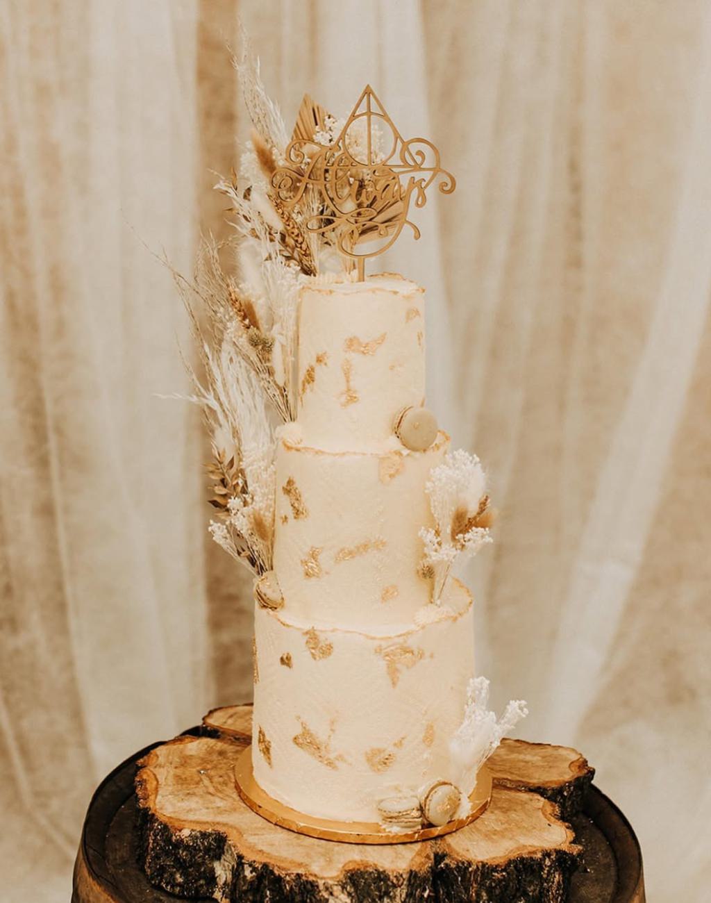 A boho style 3-tier wedding cake
